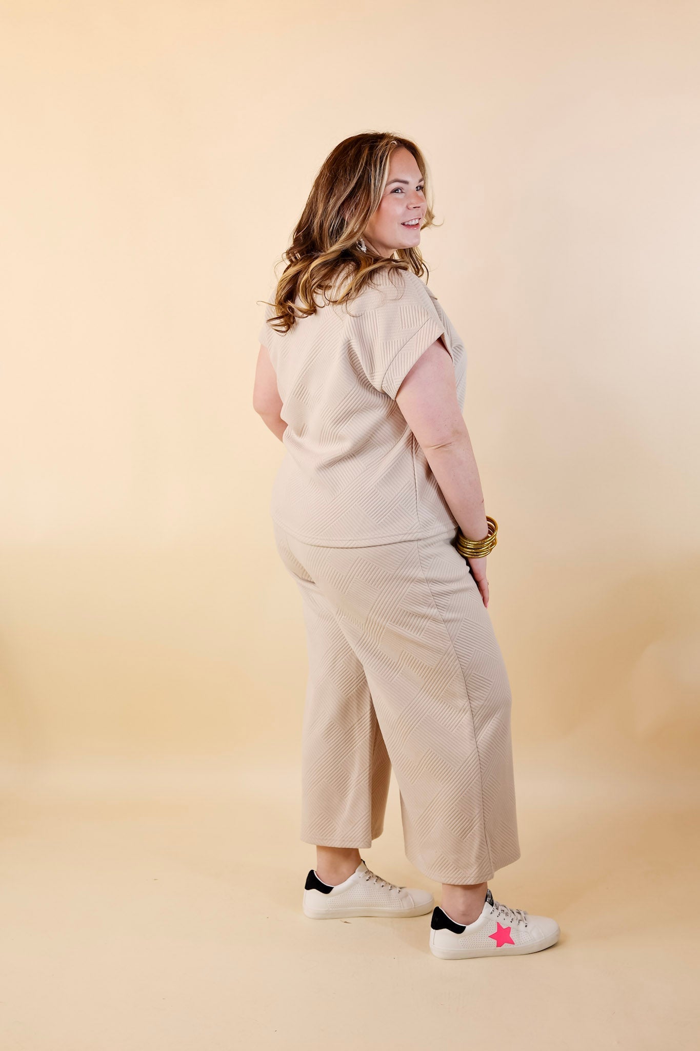 Premium Glamour on the Go Textured Pocket Top - Cream