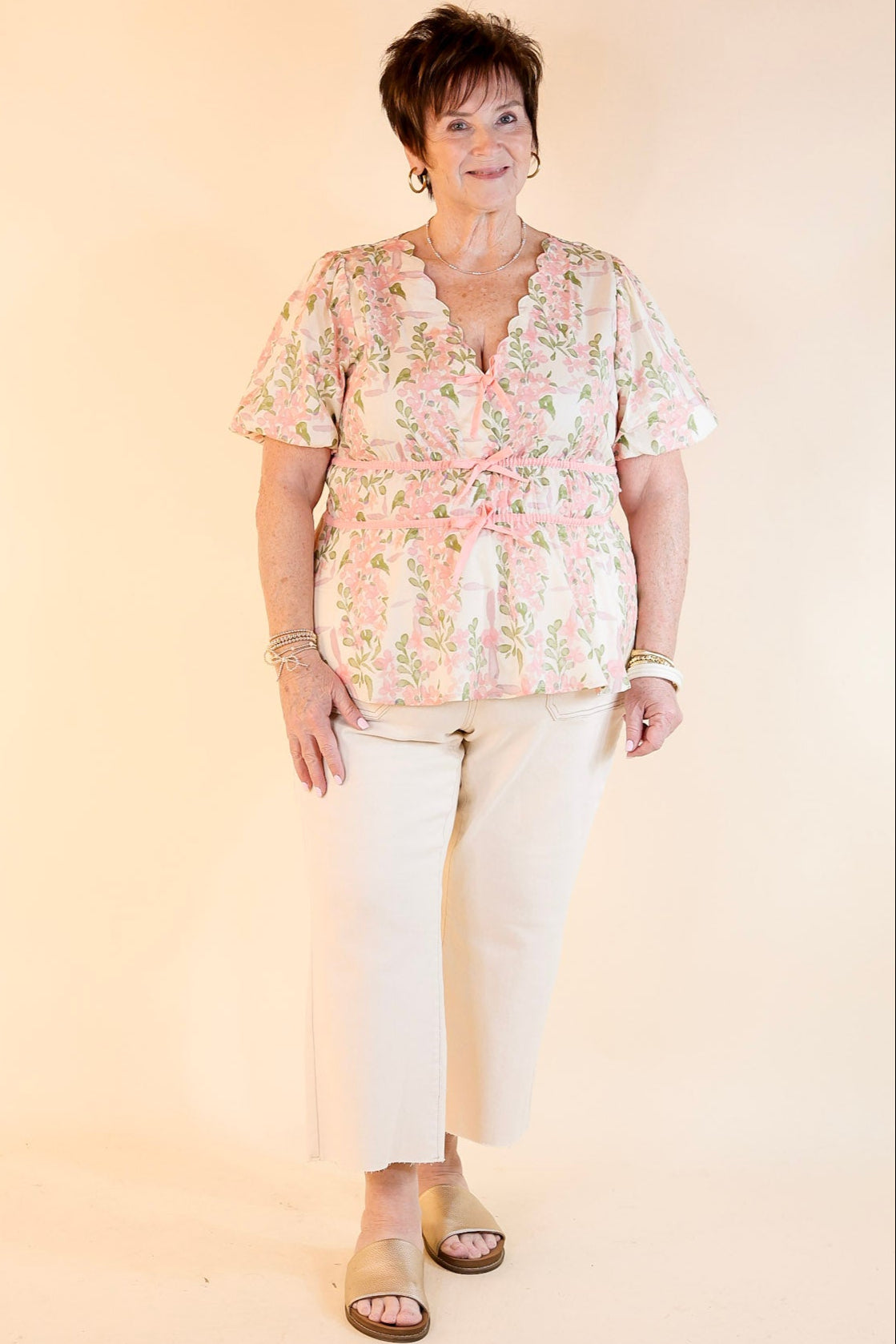 Premium Chic Essentials Floral Print V-Neck Top with Puff Sleeves