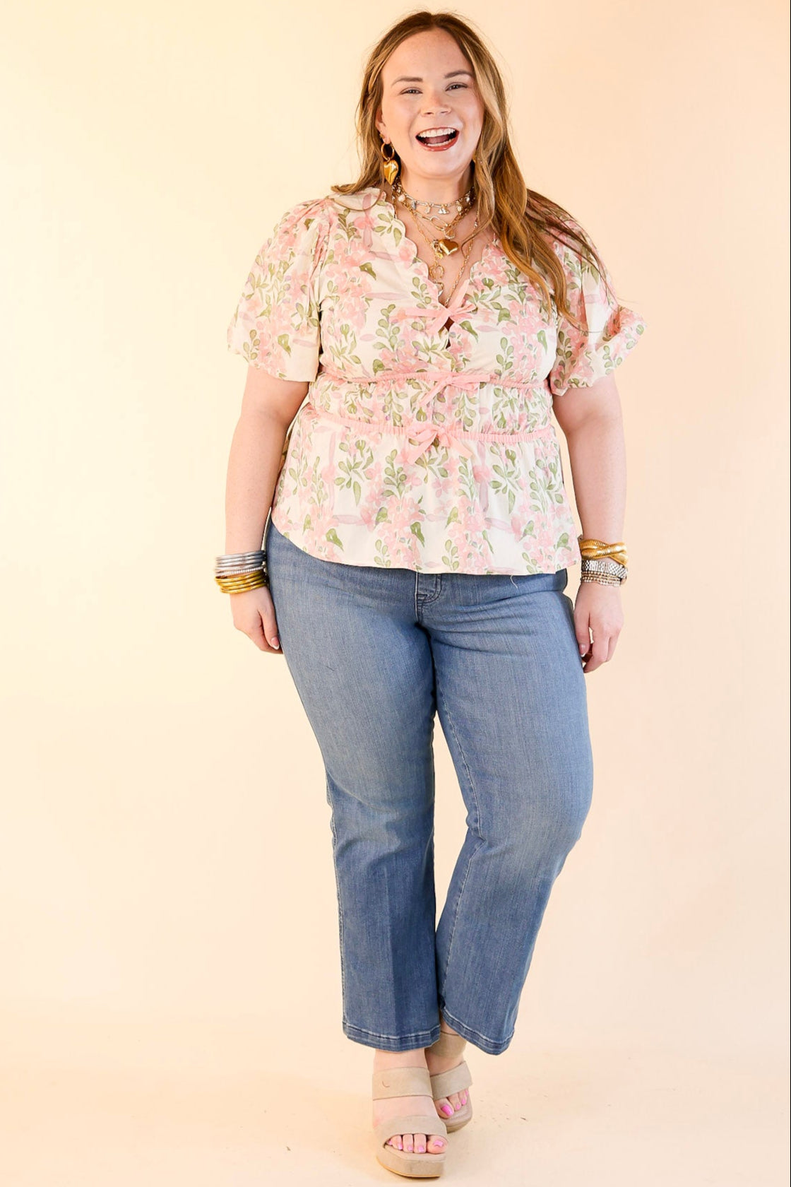 Premium Chic Essentials Floral Print V-Neck Top with Puff Sleeves