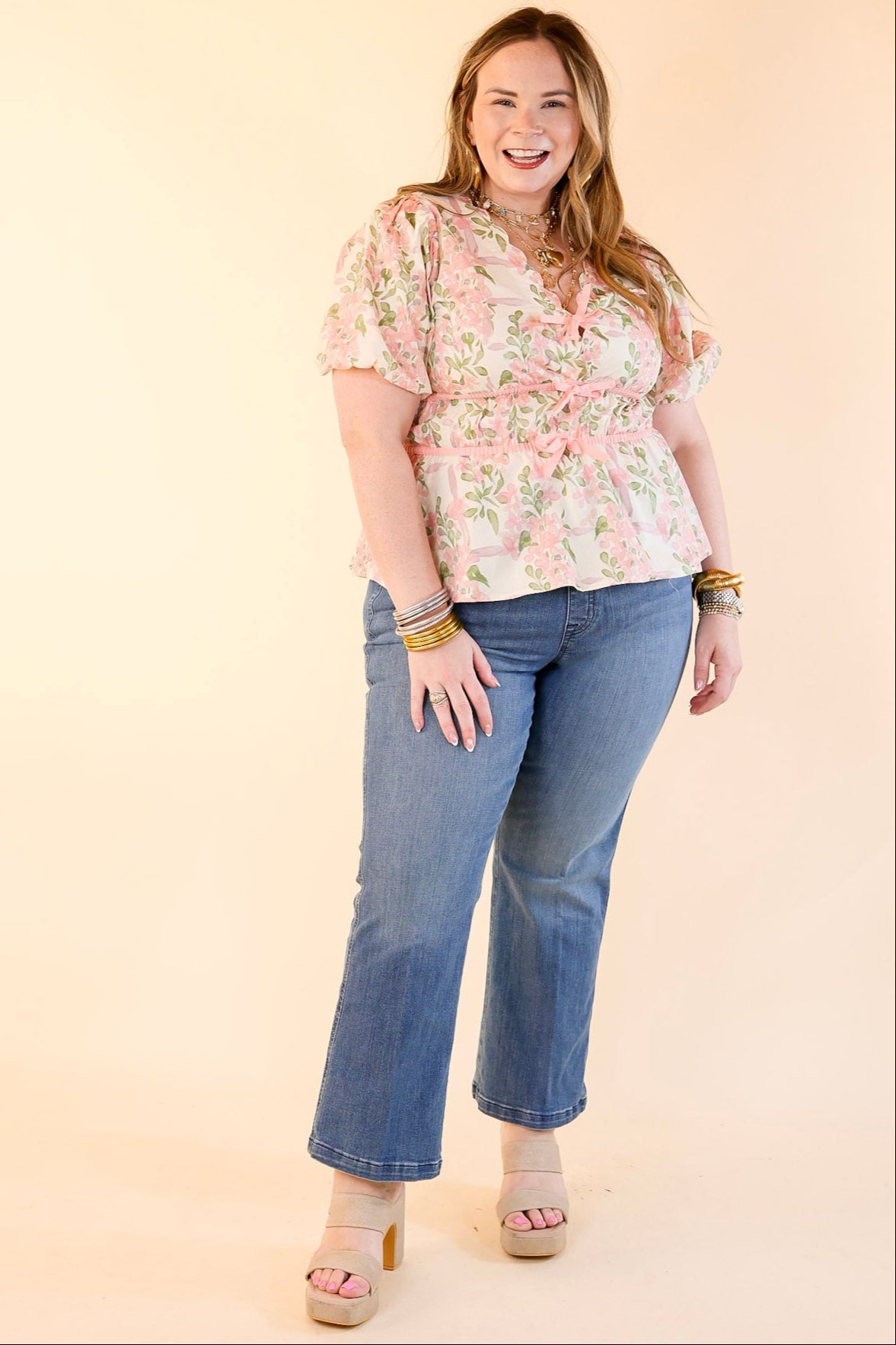 Premium Chic Essentials Floral Print V-Neck Top with Puff Sleeves