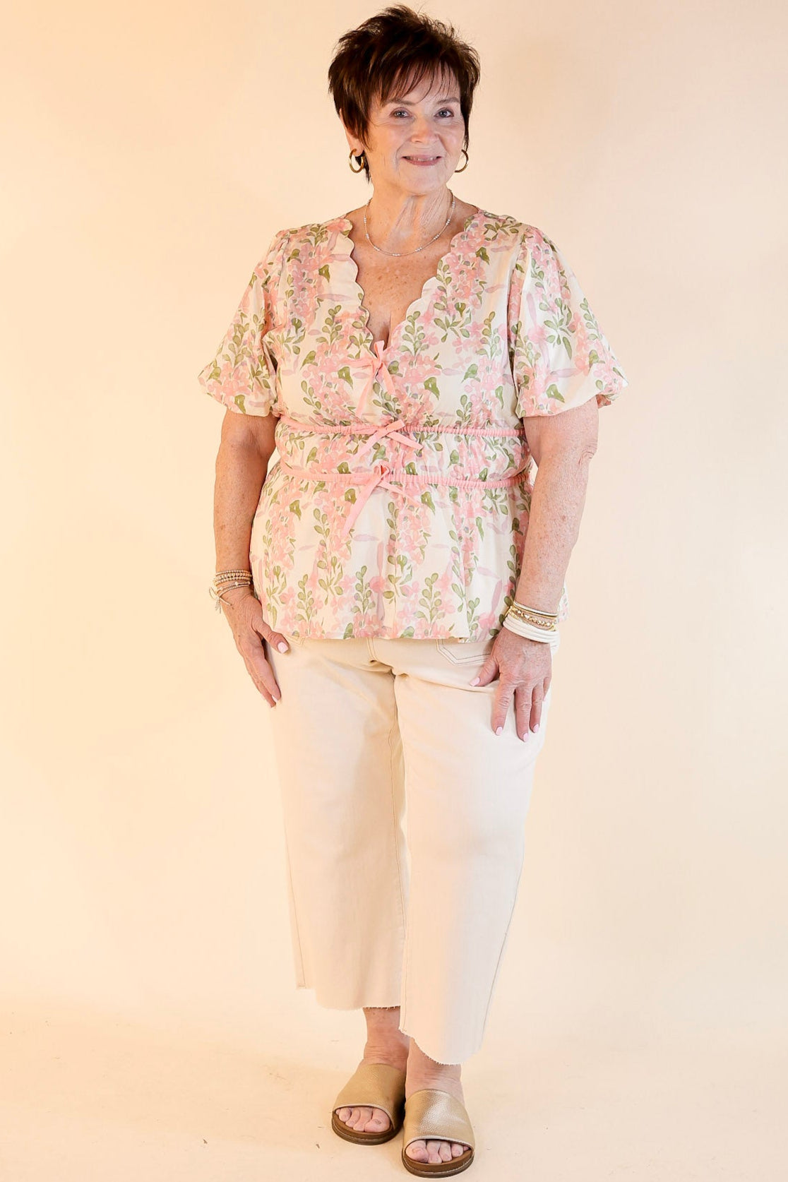 Premium Chic Essentials Floral Print V-Neck Top with Puff Sleeves