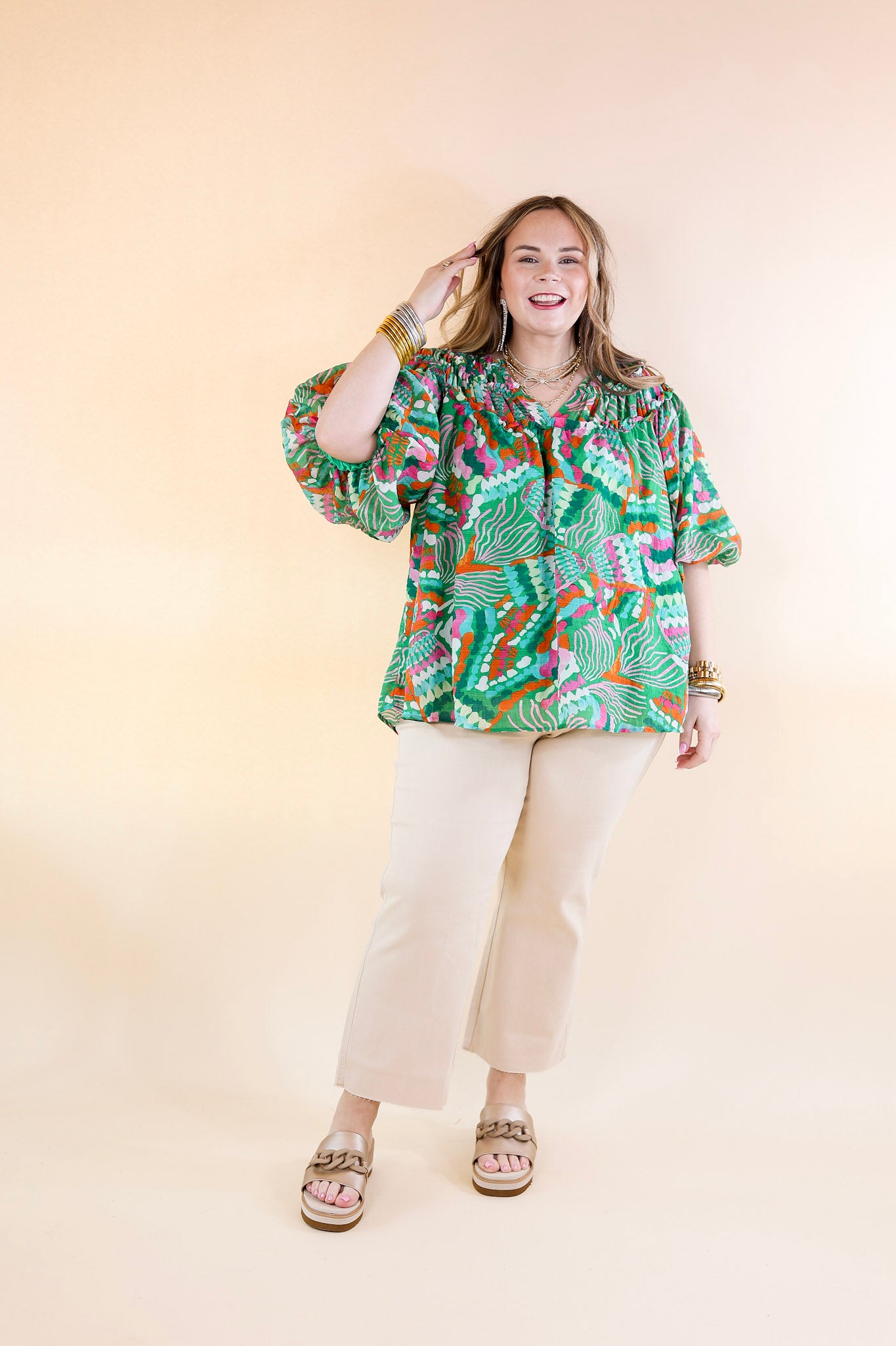 Ultimate V-Neck Tropical Print Top - Effortless Style in Green