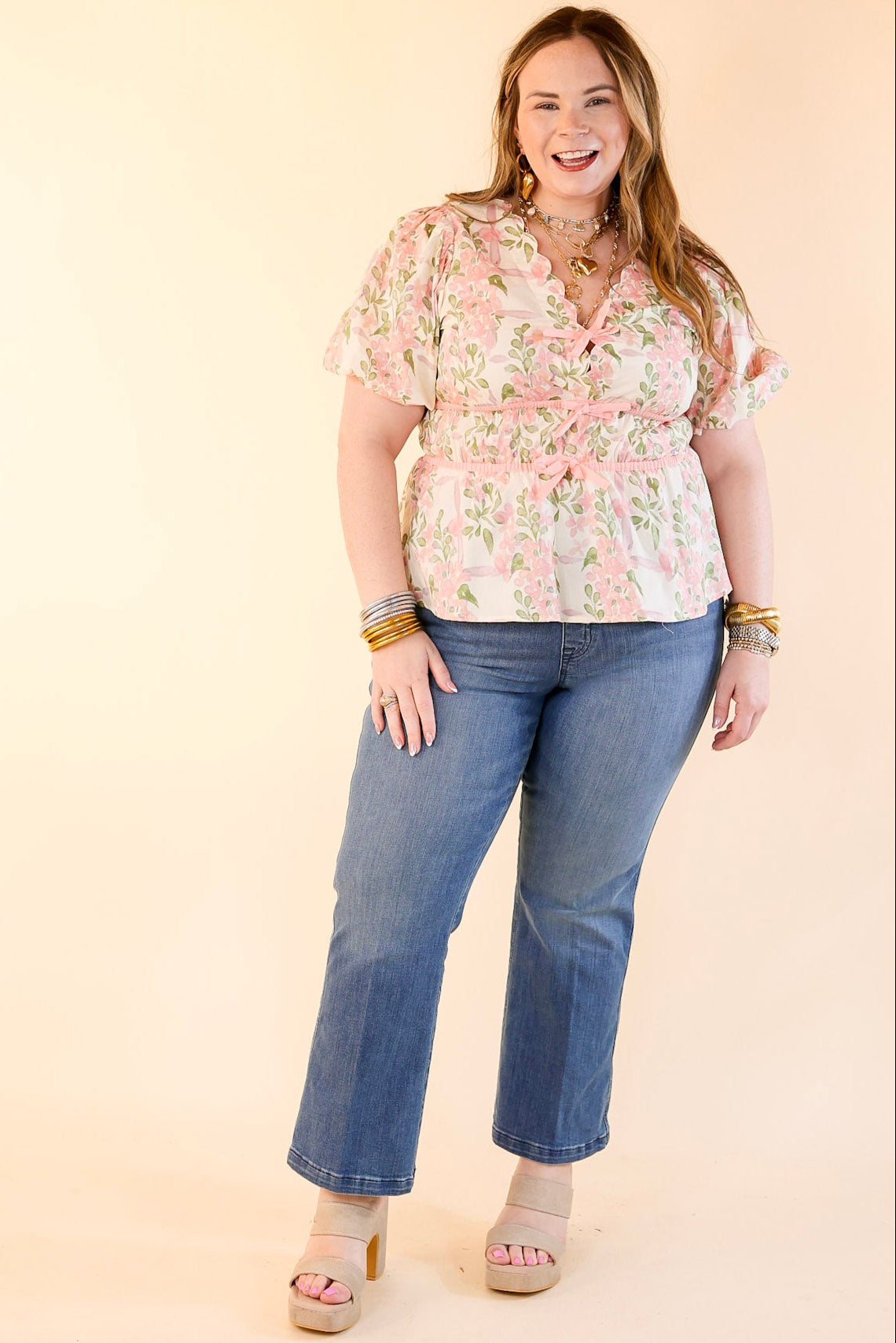 Premium Chic Essentials Floral Print V-Neck Top with Puff Sleeves